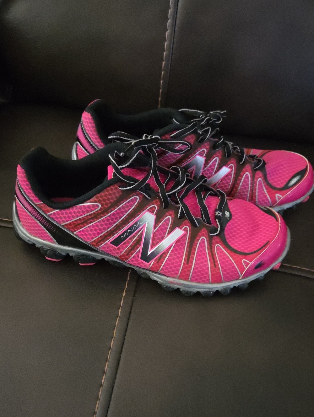 New Balance Women's Hot Pink and Black Athletic Trainers